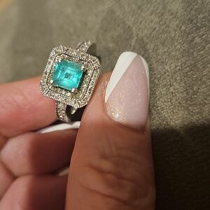 Elegant Duamond White Gold With Emerald Side 6.5